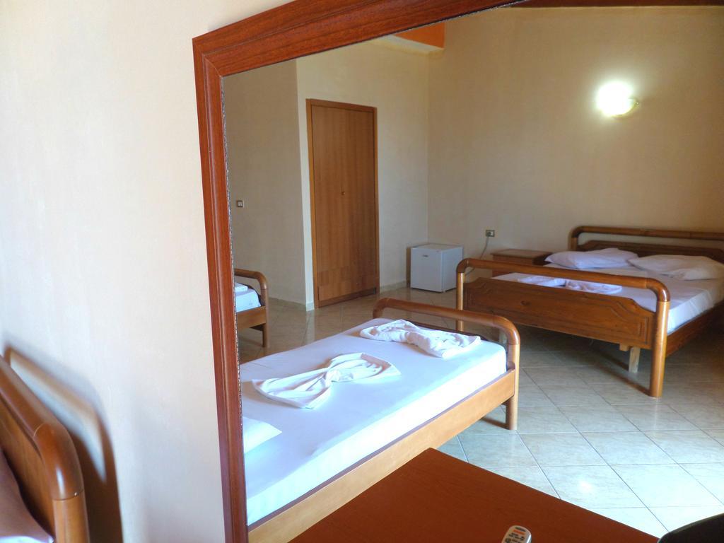 Hotel Belle Vue Dhërmi Zimmer foto